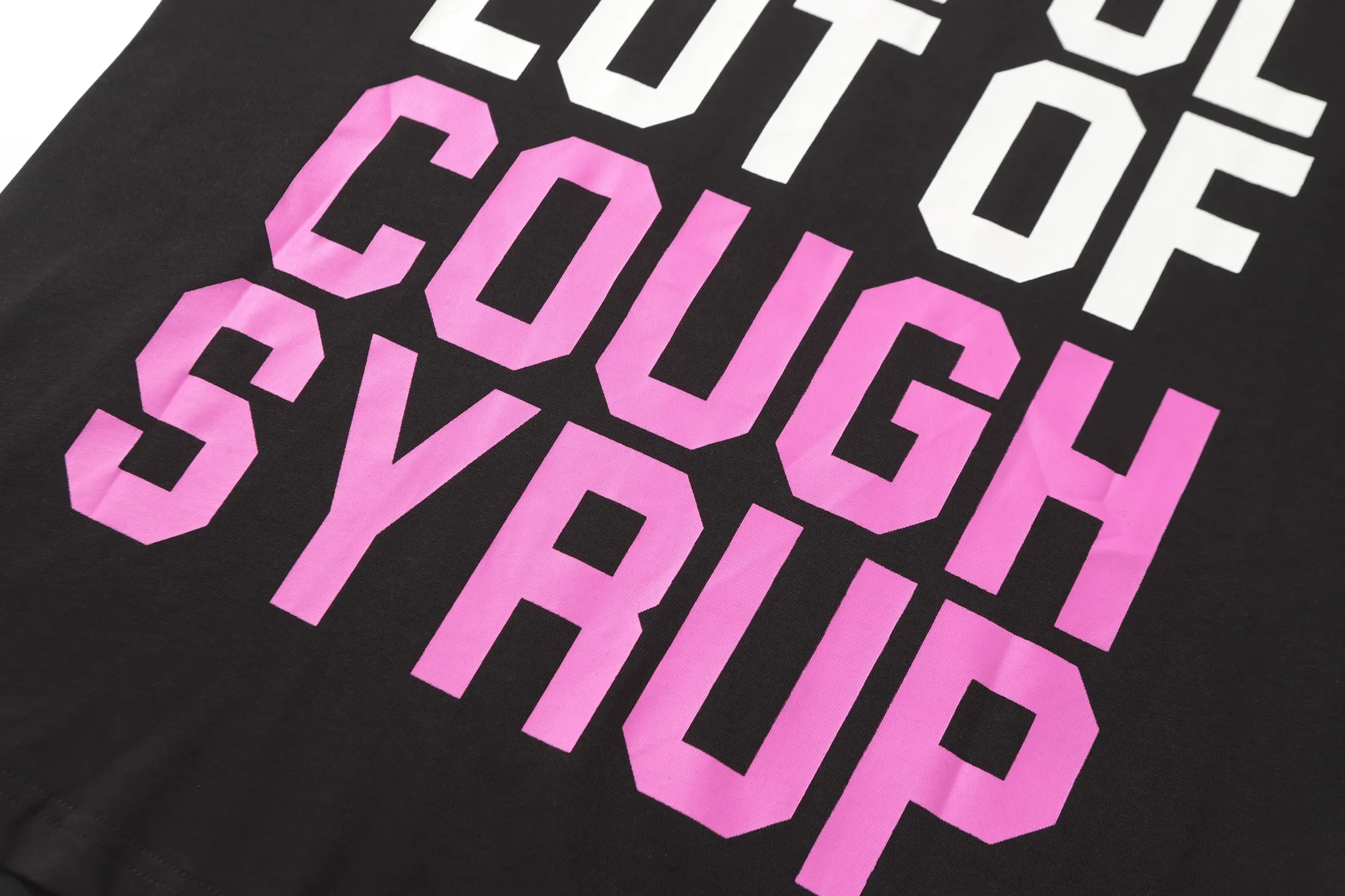 #active Black ｜ THAT'S A AWFUL LOT OF COUGH SYRUP In Stock Real shot American simple trendy brand loose casual T-shirt Fabric (fabric): 32 counts Weight combed double yarn pure cotton Sizes (size): S-M L X L Color (colour): Active Black 👉